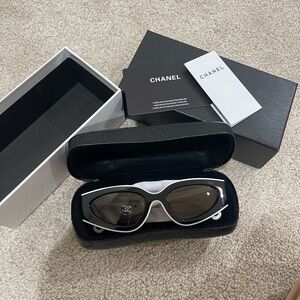 CHANEL Elegant Black and White Sunglasses